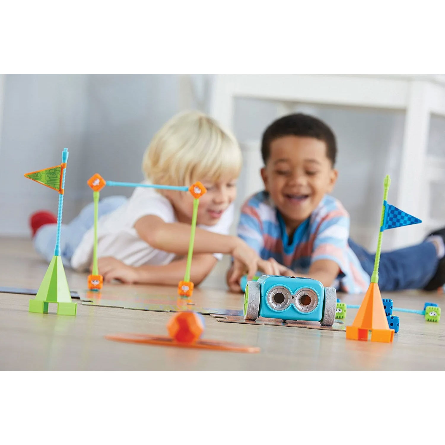 Робот за програмиране Learning Resources Botley, със 77 принадлежности, 1 сензор, батерии AAA - Image 6