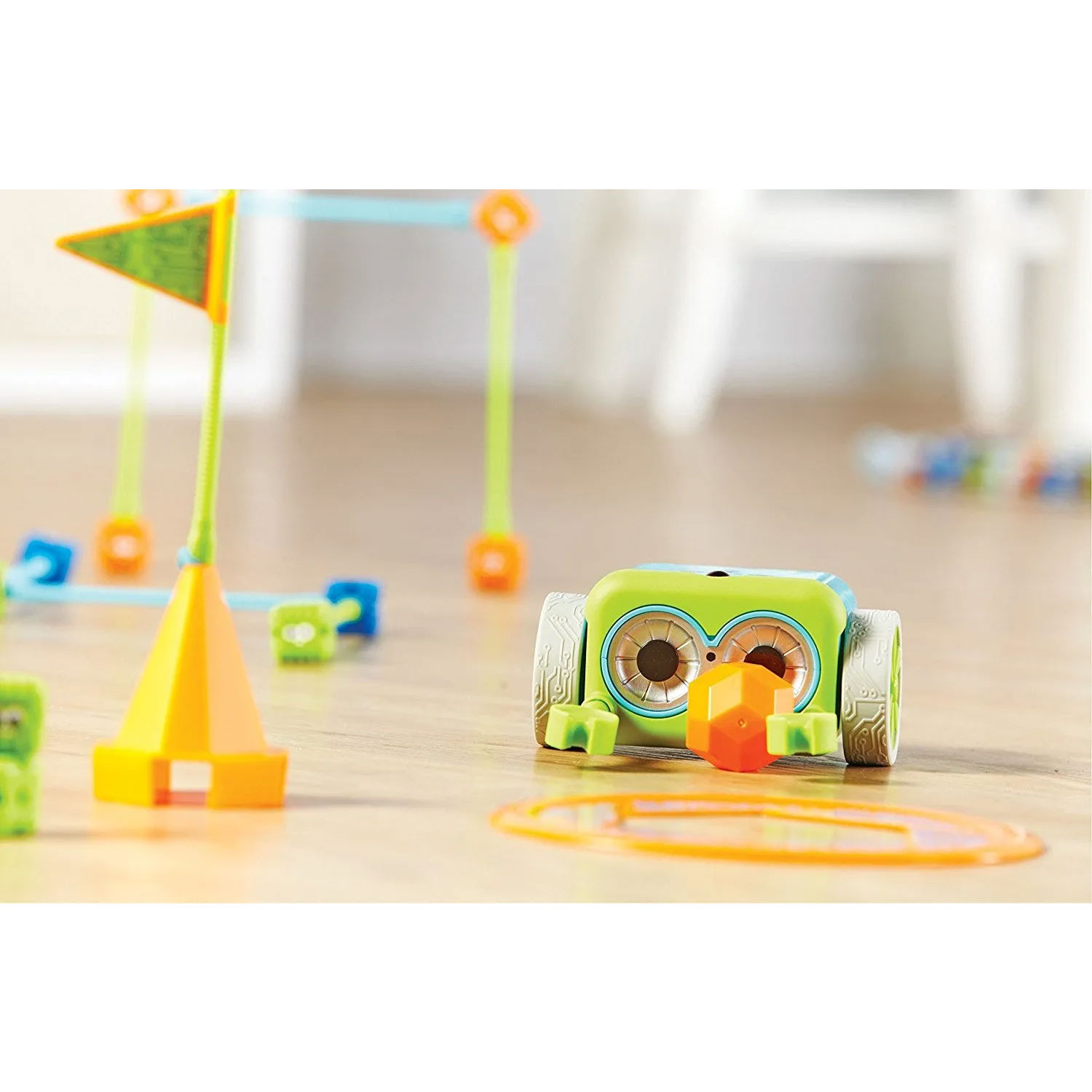 Робот за програмиране Learning Resources Botley, със 77 принадлежности, 1 сензор, батерии AAA - Image 7